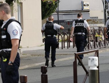 Γαλλία: Βρέθηκε αυτοκίνητο με 16 άδειες φιάλες υγραερίου κοντά στην Παναγία των Παρισίων